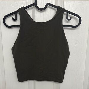 Gray sleeveless crop tank top with crew neck and fitted style